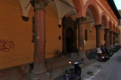 Dams, via Barberia, Palazzo Marescotti