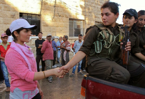 Le donne di Kobane (foto di bache basiji da Google+) 