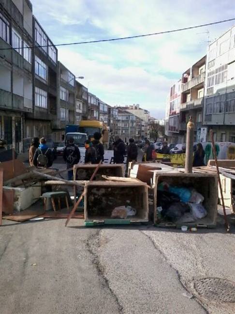 Lisbona, demolizioni e sgomberi a Santa Filomena(foto da fb STOP demolições)