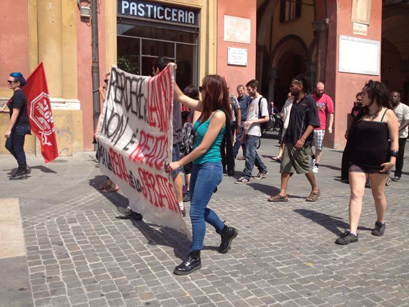 Stop sfratti Imola (foto fb Brigata 36)