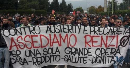 Repertorio - Brescia, contestazione Renzi (da twitter @Magazzino47)