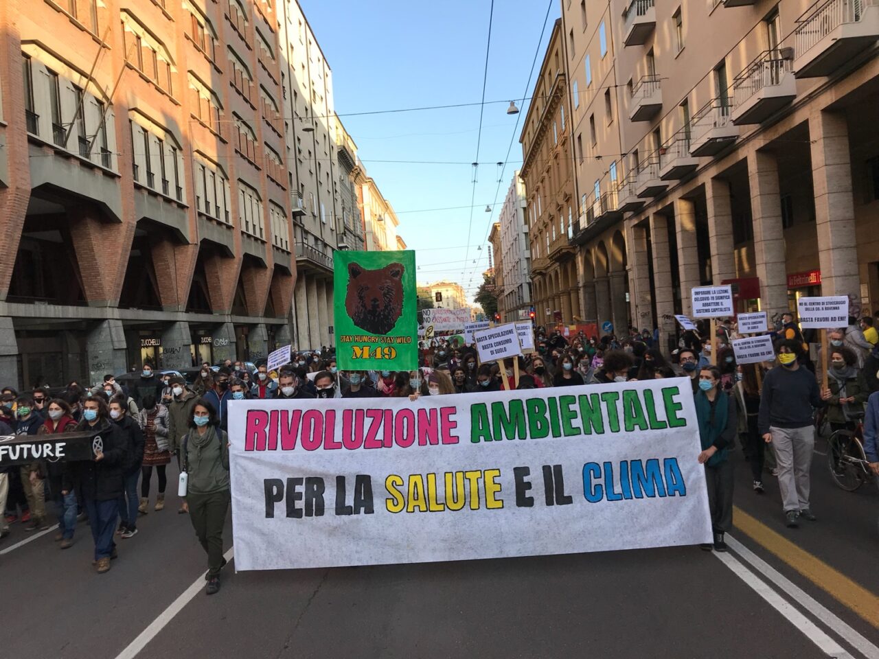 Ambientaliste I In Piazza Contro Opere Inutili Aeroporto Eni Foto